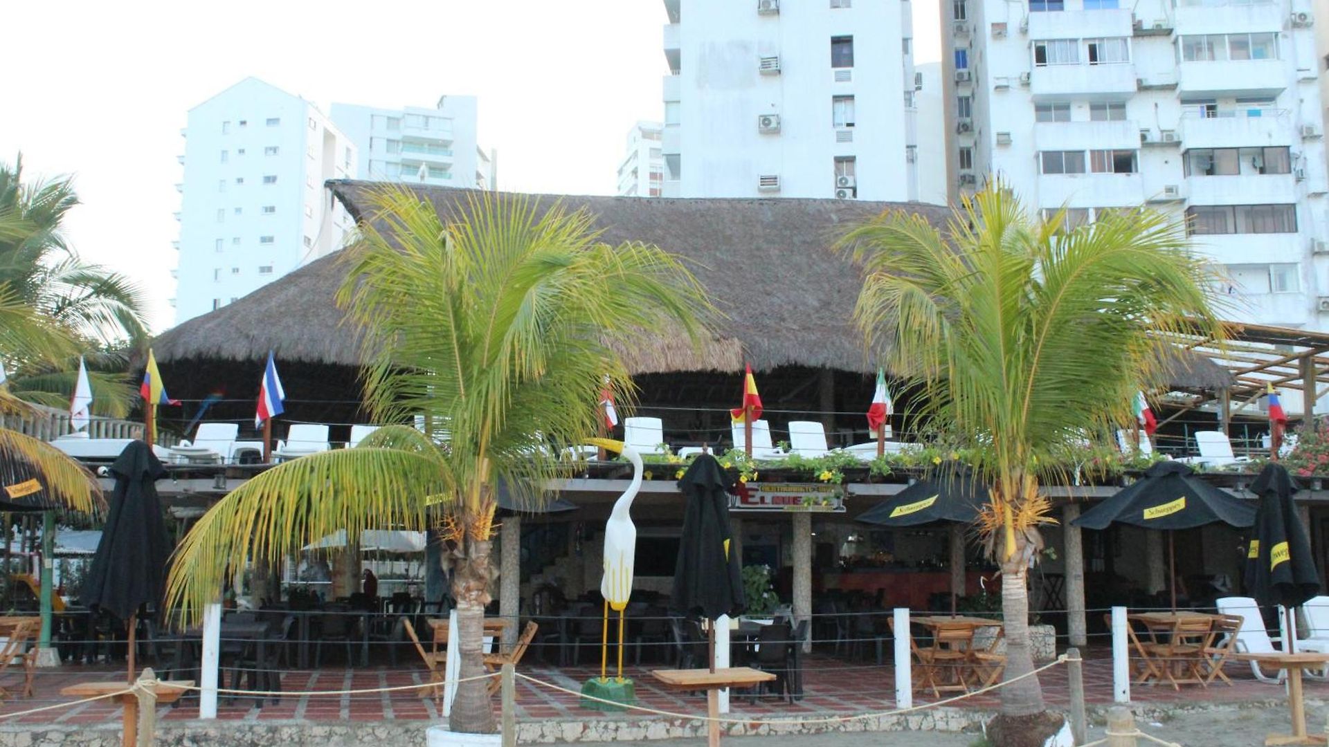 Cartagena's Sunset Beachfront Paraiso Apartamento *
