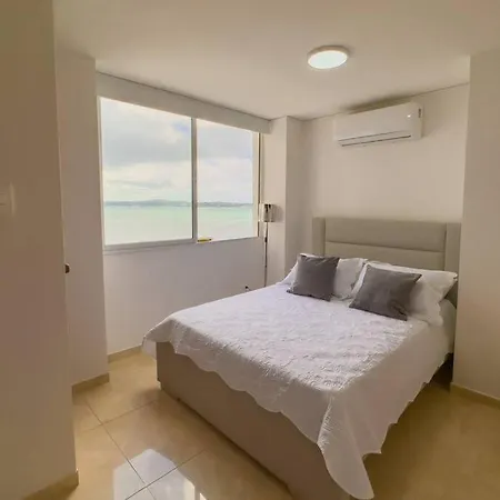 Cartagena'S Sunset Beachfront Paraiso Apartment Cartagena